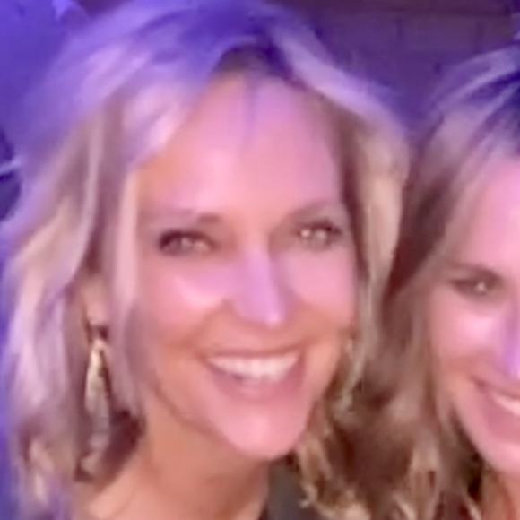 Meet your Posher, Stephanie - Picture 1 of 1